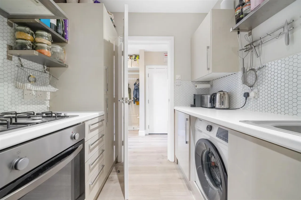 High Street, Penge, SE20, photo 9