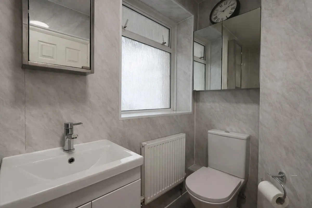 Faringdon Avenue,, Romford, Harold Hill, RM3 8JT, photo 14