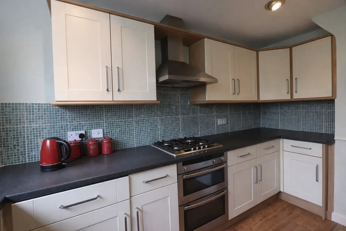 Faringdon Avenue,, Romford, Harold Hill, RM3 8JT, photo 6
