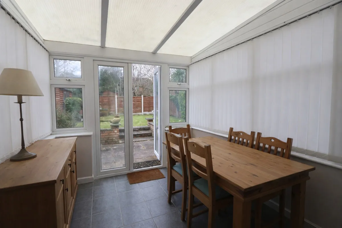 Faringdon Avenue,, Romford, Harold Hill, RM3 8JT, photo 3