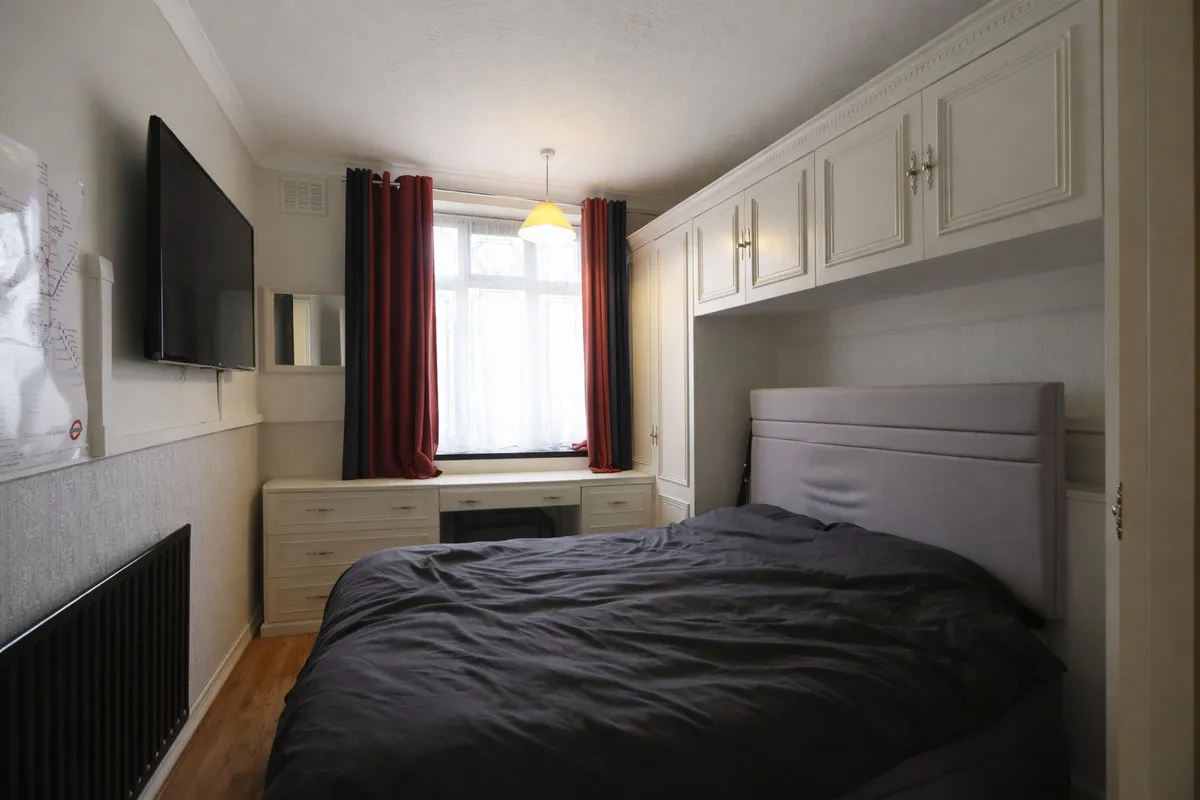 Faringdon Avenue,, Romford, Harold Hill, RM3 8JT, photo 10