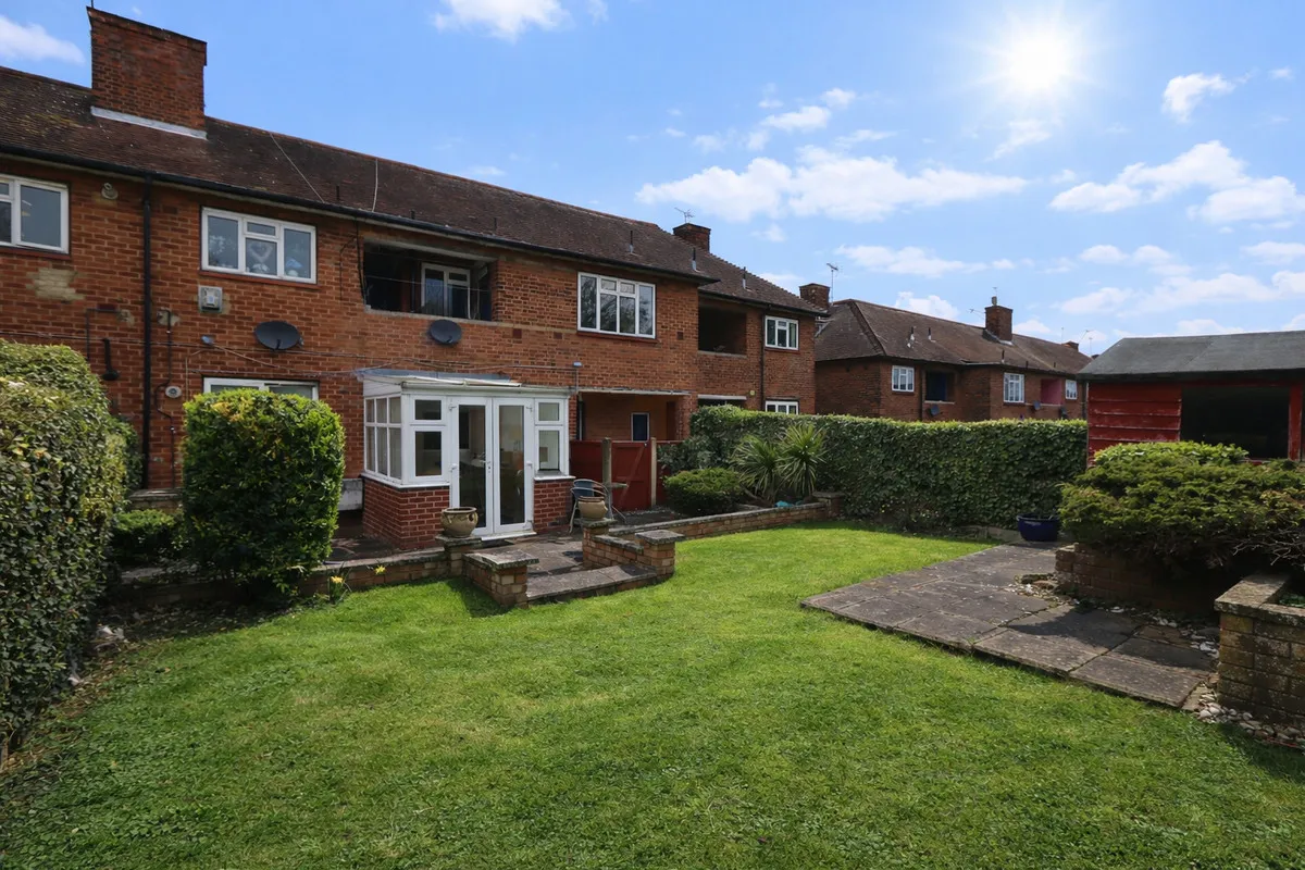 1 bed flat for sale — Faringdon Avenue,, Romford, Harold Hill, RM3 8JT