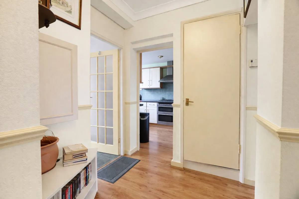 Faringdon Avenue,, Romford, Harold Hill, RM3 8JT, photo 13