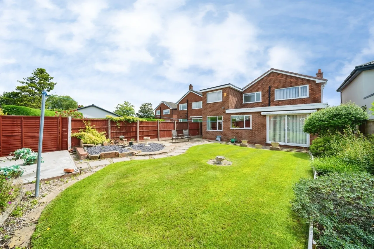 Bowden Close, Culcheth, Warrington, Cheshire, WA3, photo 2