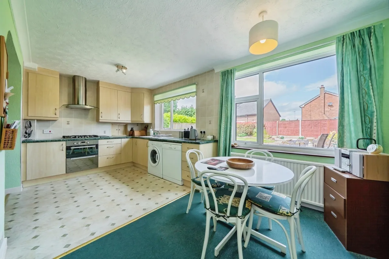 Bowden Close, Culcheth, Warrington, Cheshire, WA3, photo 3