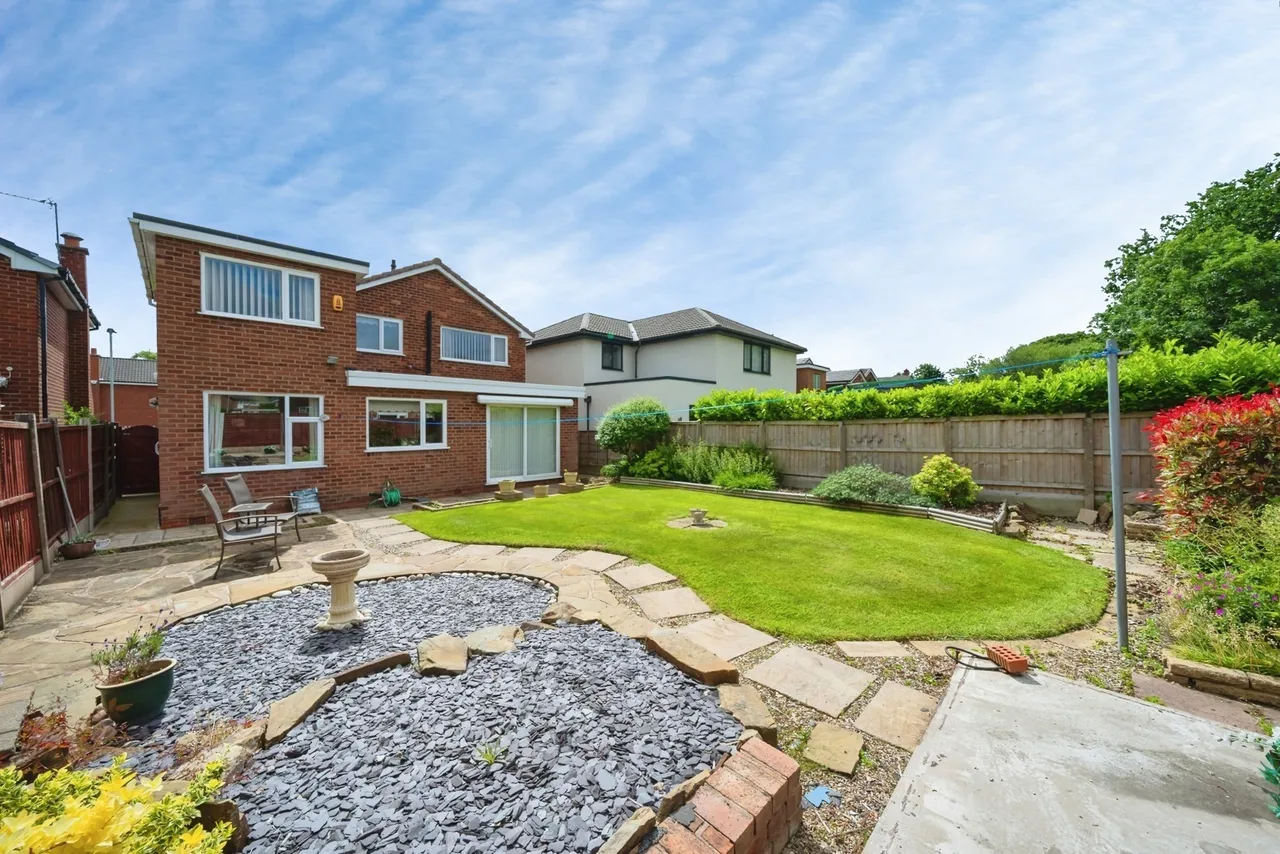 Bowden Close, Culcheth, Warrington, Cheshire, WA3, photo 13