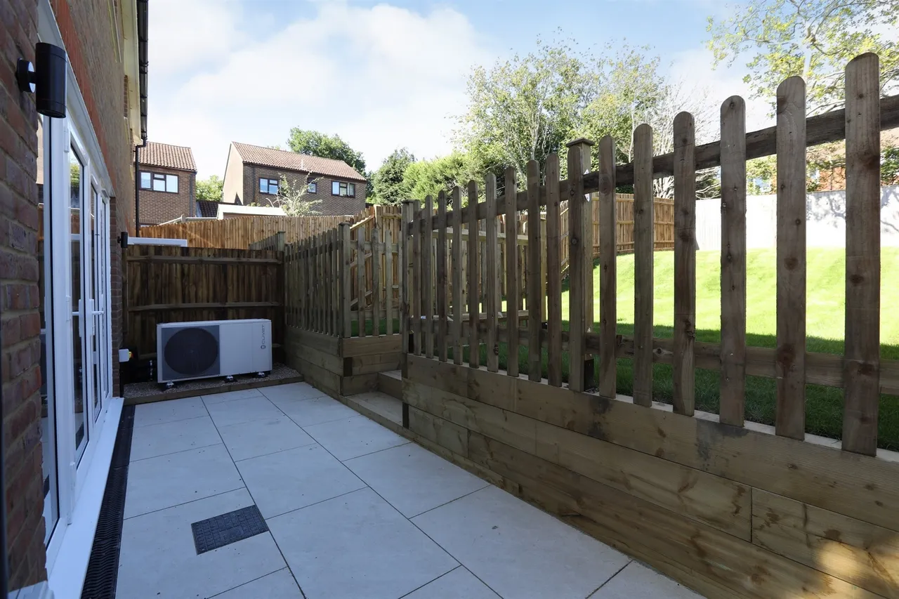 Hilders Farm Close, Crowborough, TN6, photo 7