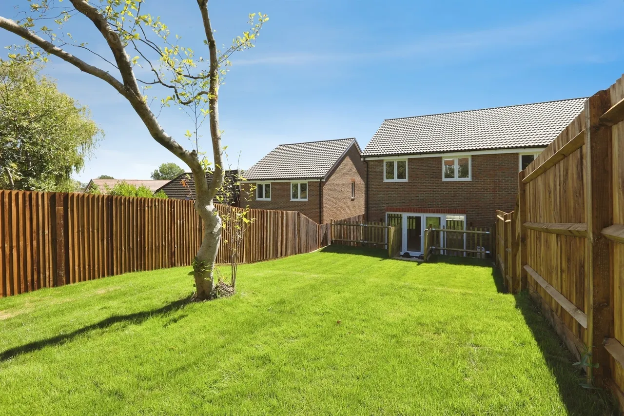 Hilders Farm Close, Crowborough, TN6, photo 4
