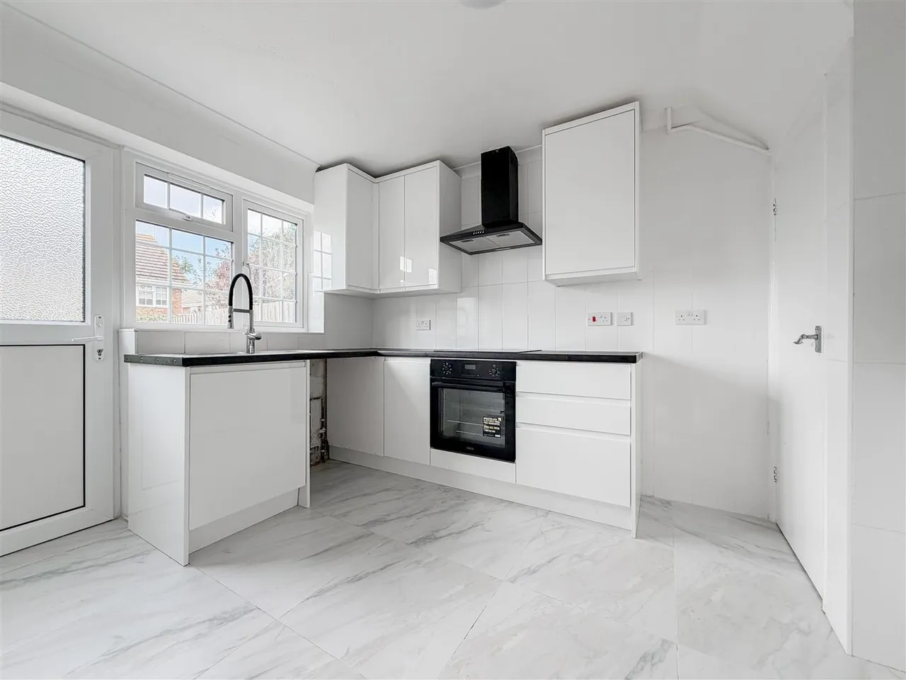 Links Drive, Bexhill-On-Sea, TN40 1TH, photo 8