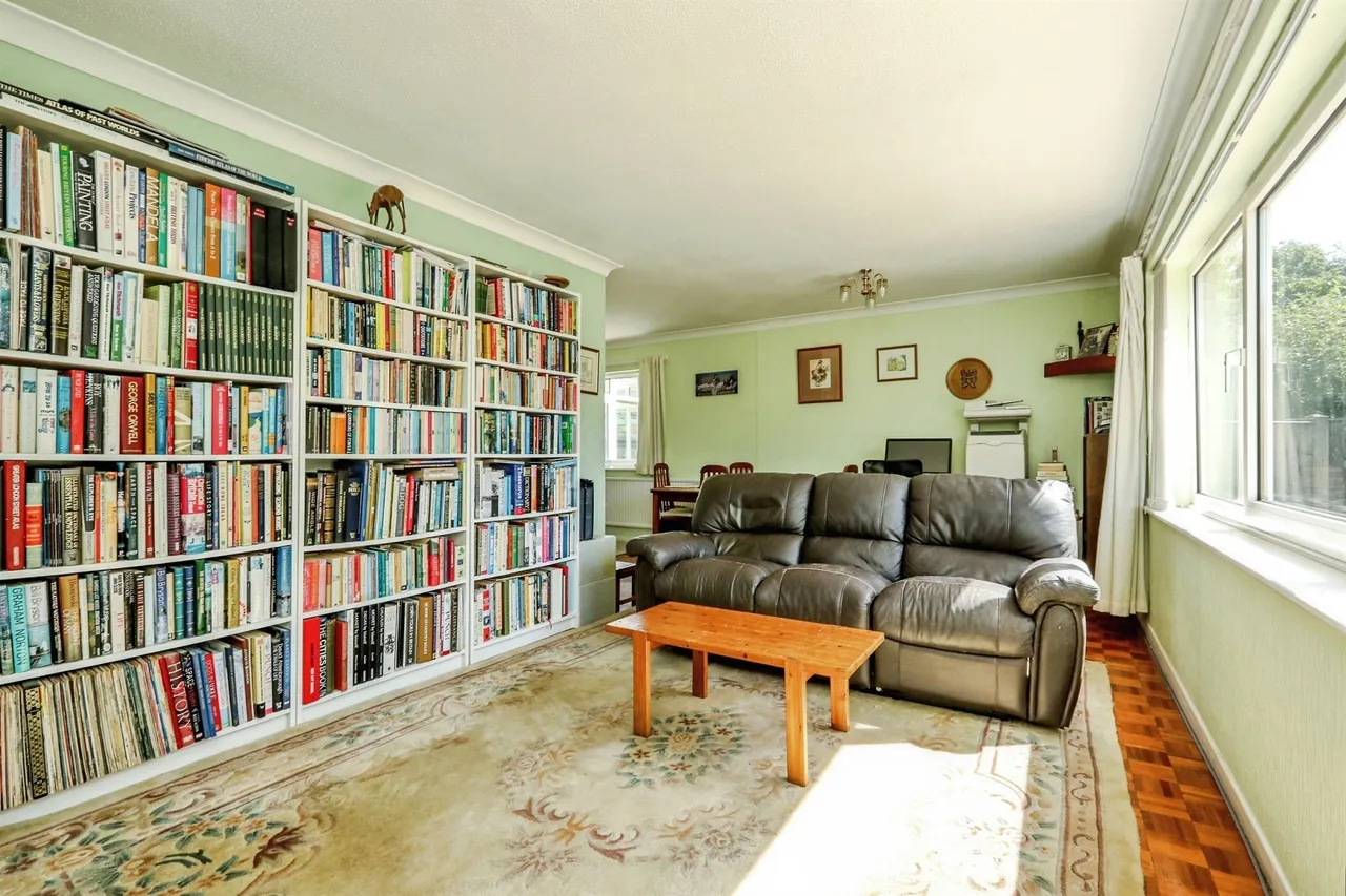 Darfield Close, Rossington, DN11, photo 5