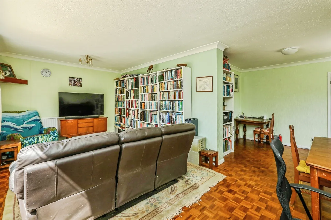 Darfield Close, Rossington, DN11, photo 18