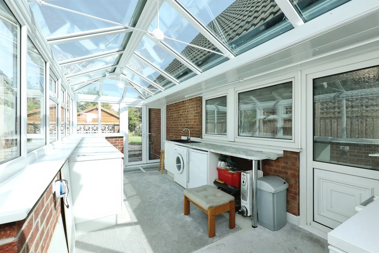 Darfield Close, Rossington, DN11, photo 6