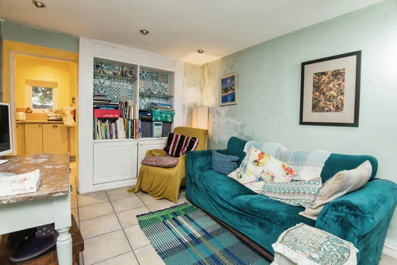 High Street, Honiton, EX14, photo 7