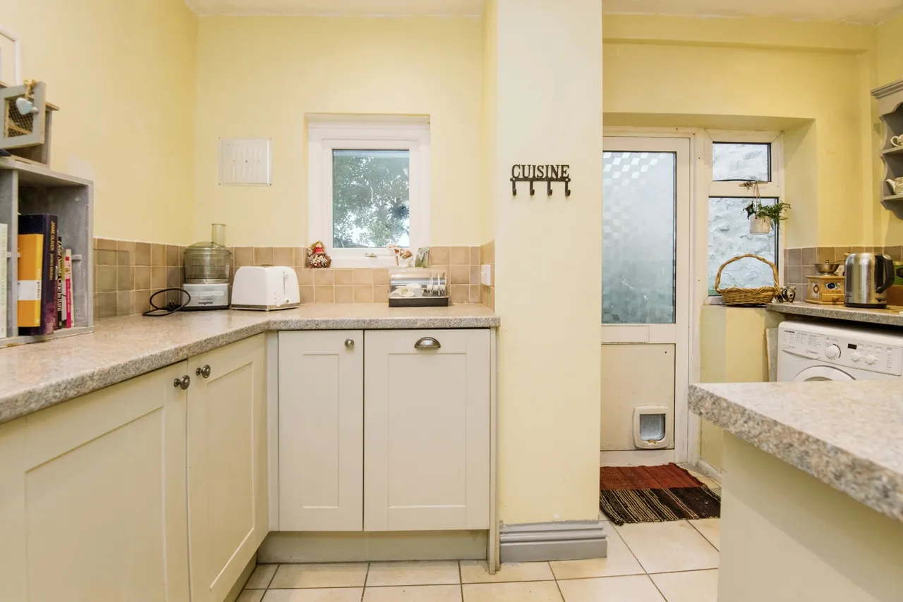 High Street, Honiton, EX14, photo 2