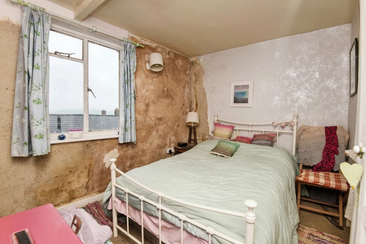 High Street, Honiton, EX14, photo 9