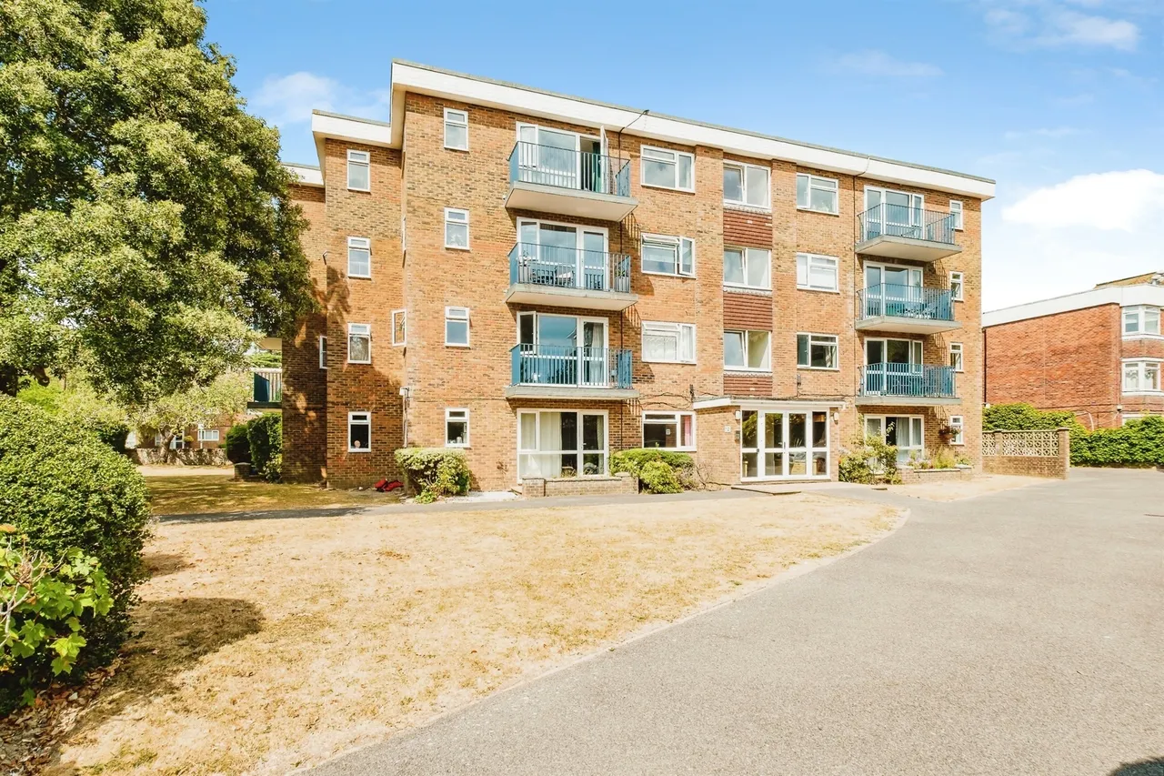 2 bed flat for sale — Wordsworth Road, WORTHING