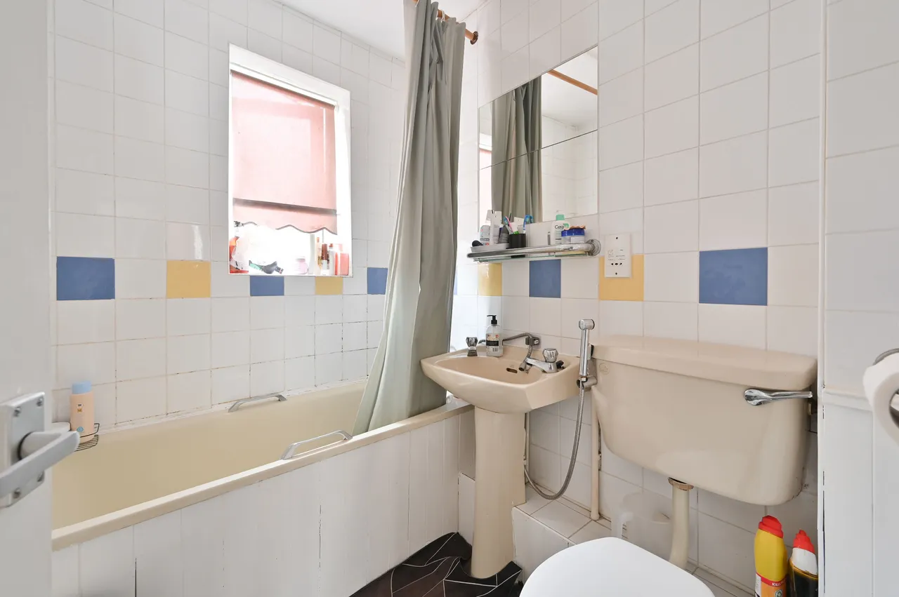 2 Bakery Mews, 102-104 Queens Avenue, Watford, photo 6