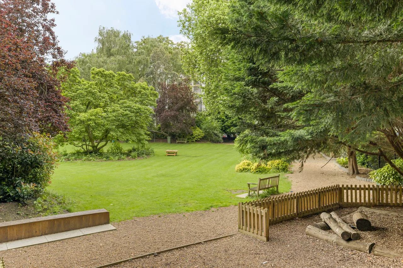 Queen's Gate Gardens, South Kensington, London, photo 3