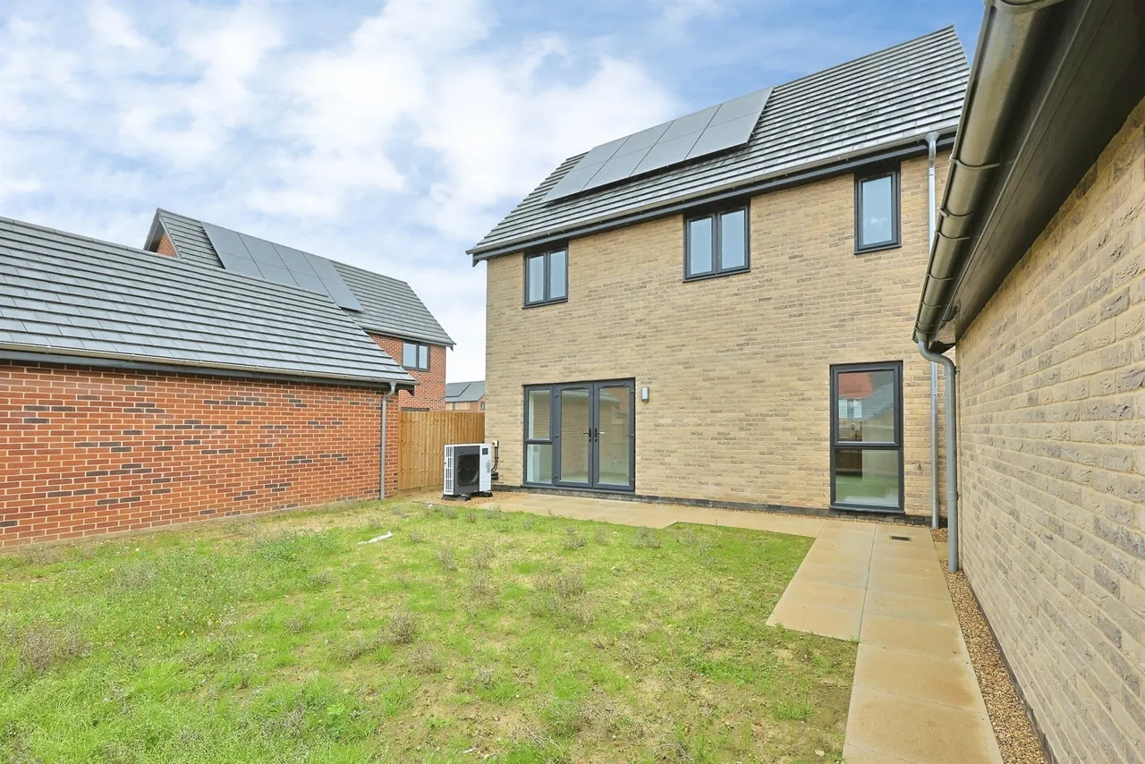 Cygnet Rise, Swaffham, PE37, photo 25