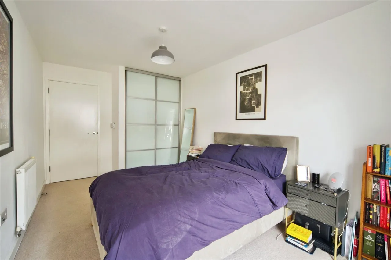 High Road, London, N20, photo 14
