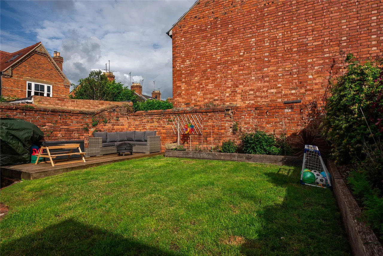 Spring Gardens, Newport Pagnell, MK16, photo 10