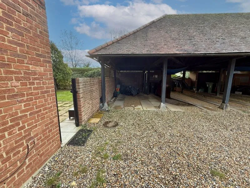Burnhams Field, Weston Turville HP22 5AF, photo 10