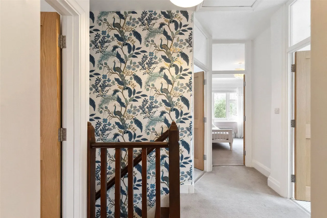 Broad Lane, Hampton, TW12 3AW, photo 14