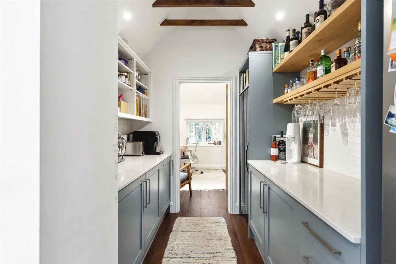 Broad Lane, Hampton, TW12 3AW, photo 6