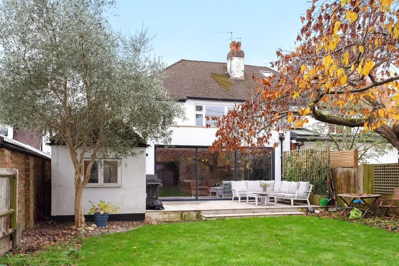 Broad Lane, Hampton, TW12 3AW, photo 17