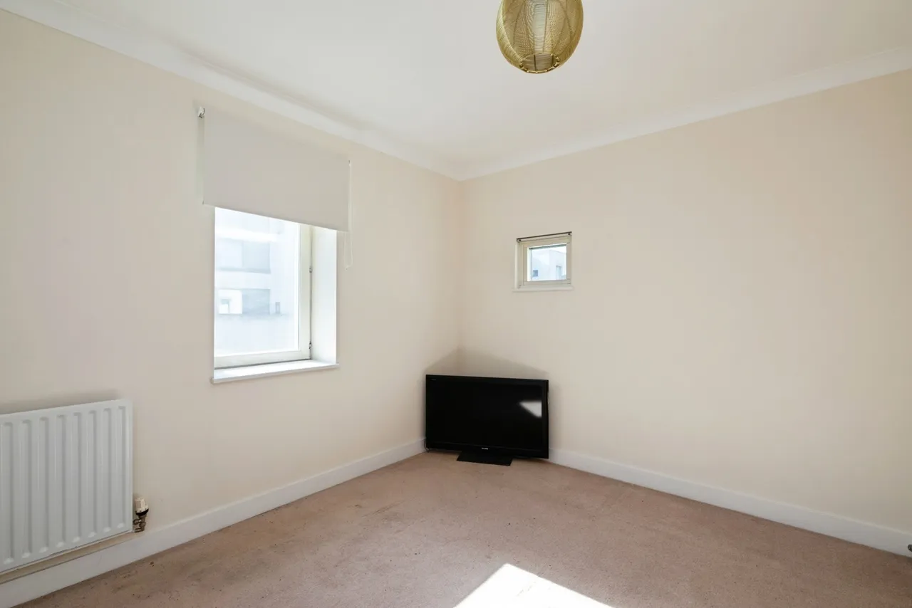 Church Road, Barking, IG11, photo 13