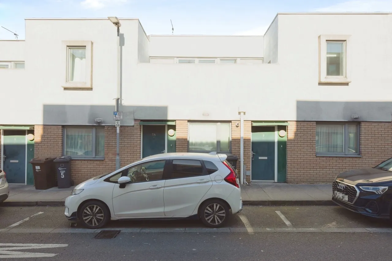 1 bed flat for sale — Church Road, Barking, IG11