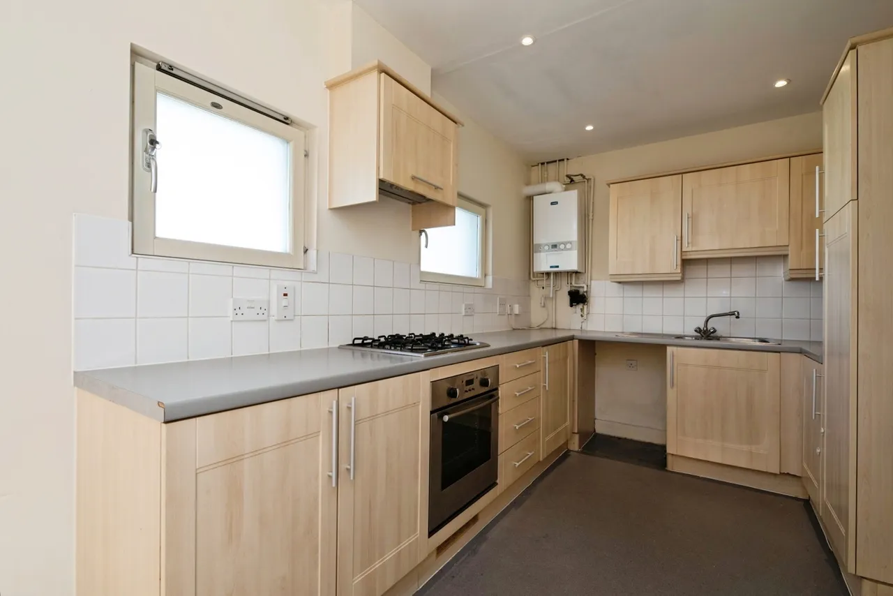 Church Road, Barking, IG11, photo 4