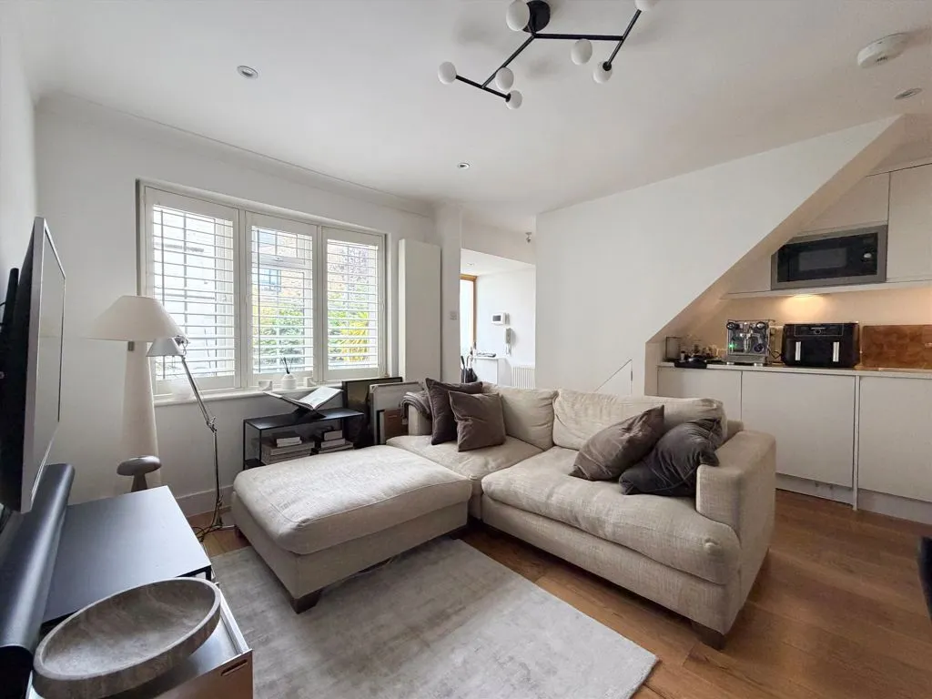Reynolds Road, W4, photo 2