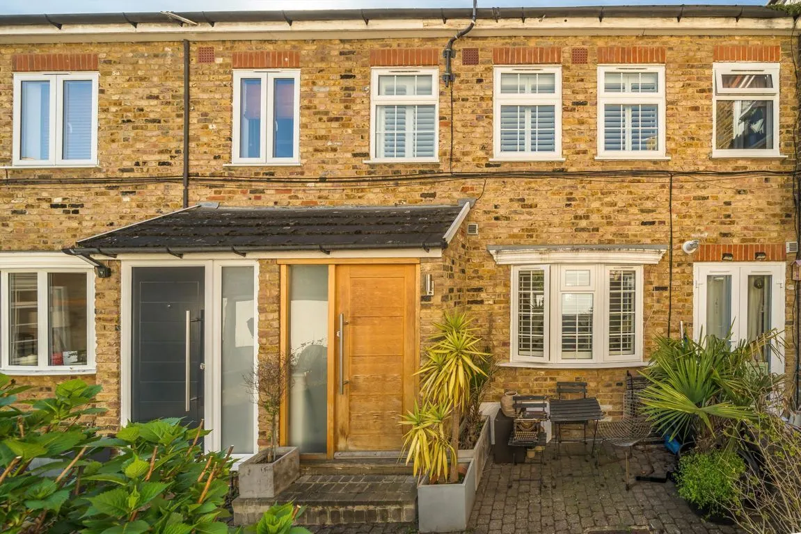 1 bed house for sale, Reynolds Road, W4