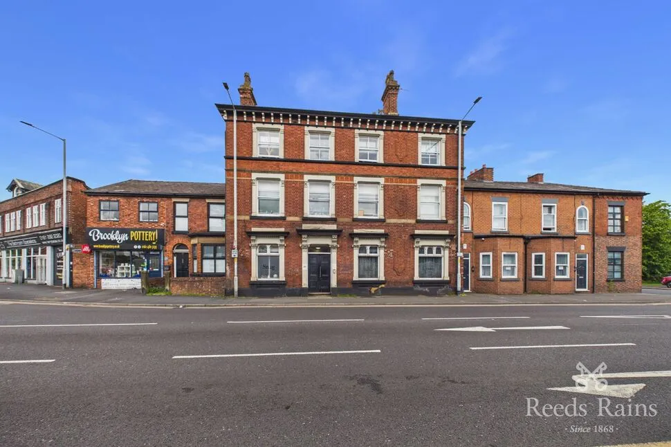 2 bed flat for sale, The Florist, Shaw Heath, SK2