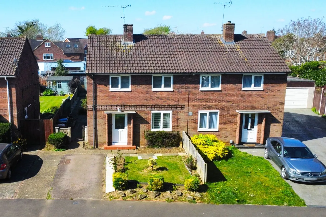 2 bed house for sale, Hollybush Lane, Welwyn Garden City, AL7