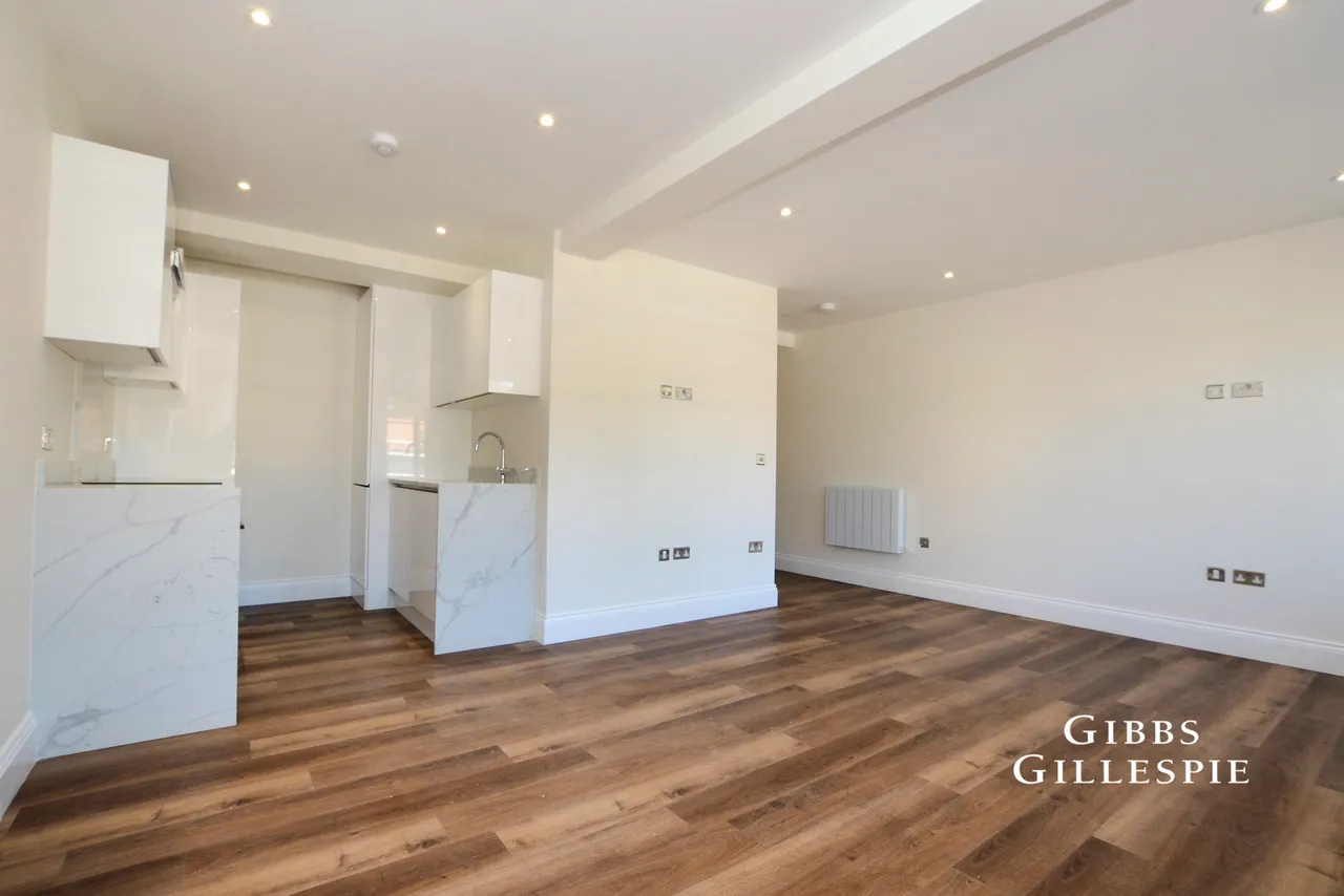High Street, Rickmansworth Fees Apply, WD3, photo 2