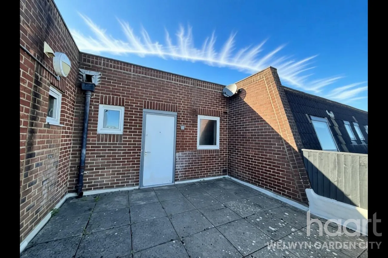 Moors Walk, Welwyn Garden City, AL7, photo 15