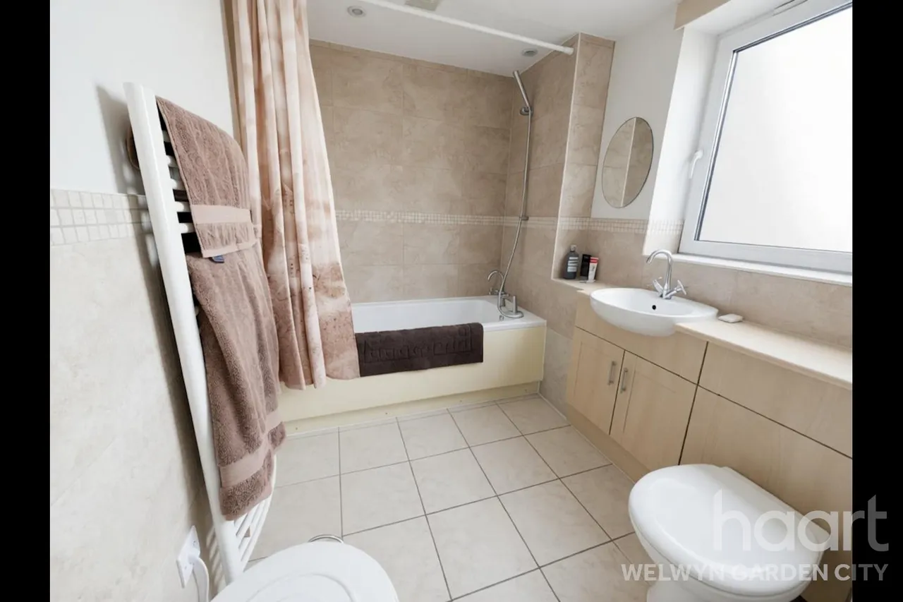 Moors Walk, Welwyn Garden City, AL7, photo 5