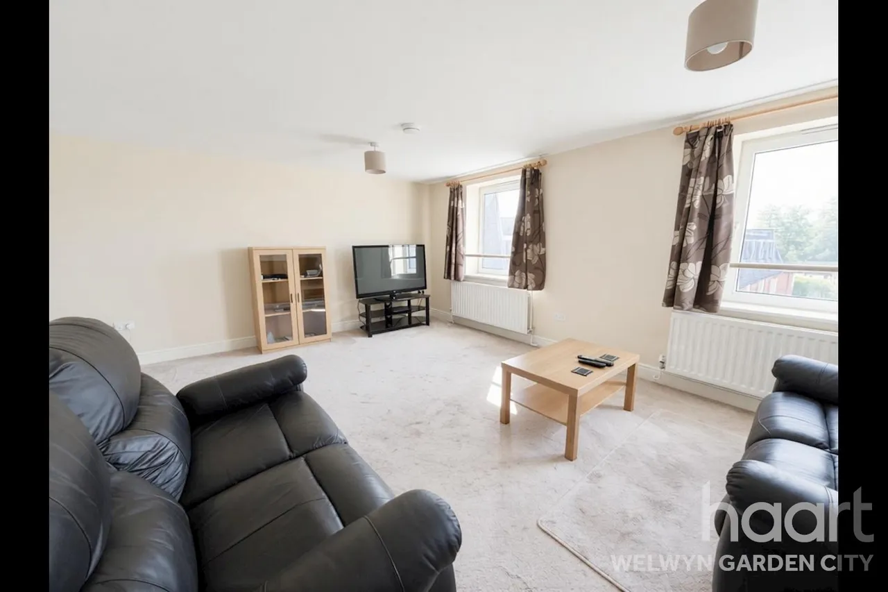Moors Walk, Welwyn Garden City, AL7, photo 3