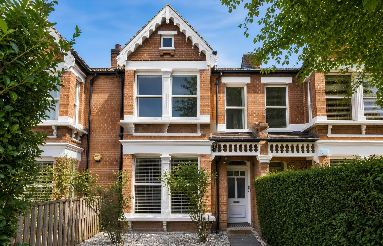 3 bed flat for sale, Clive Road, London, SE21
