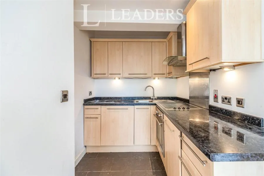 St. Mark's Hill, Surbiton, KT6, photo 5