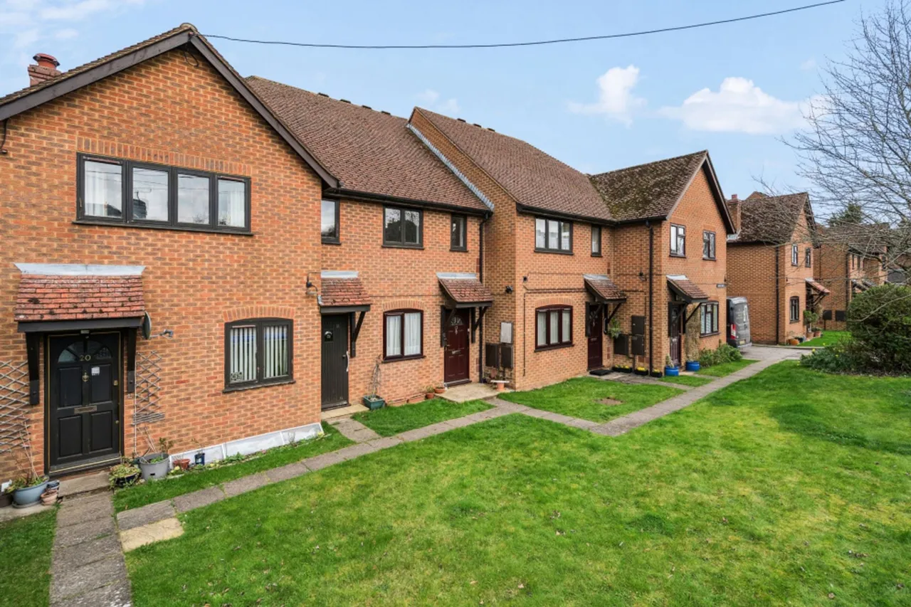 Main Road, Naphill, HP14, photo 10