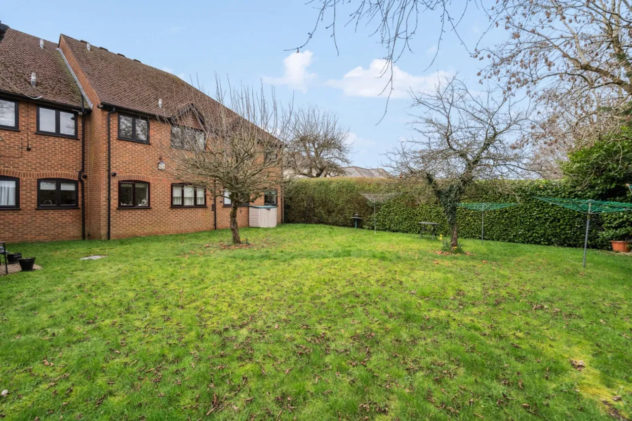 Main Road, Naphill, HP14, photo 11