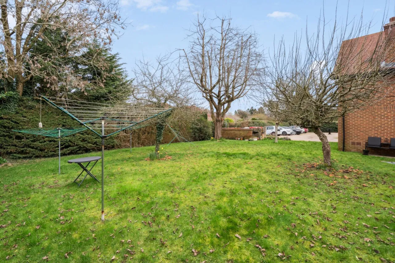 Main Road, Naphill, HP14, photo 8