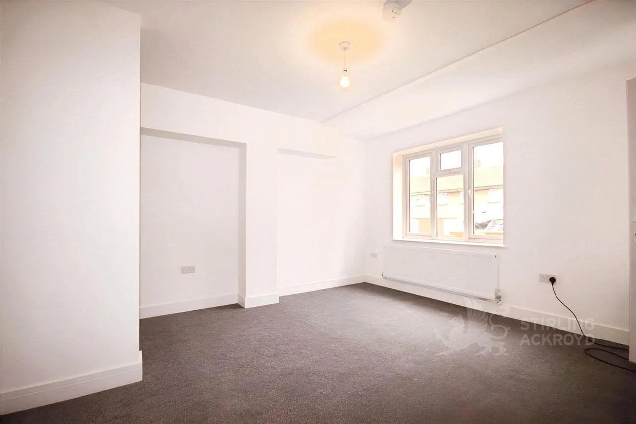 Applegarth Avenue, Guildford, GU2, photo 4