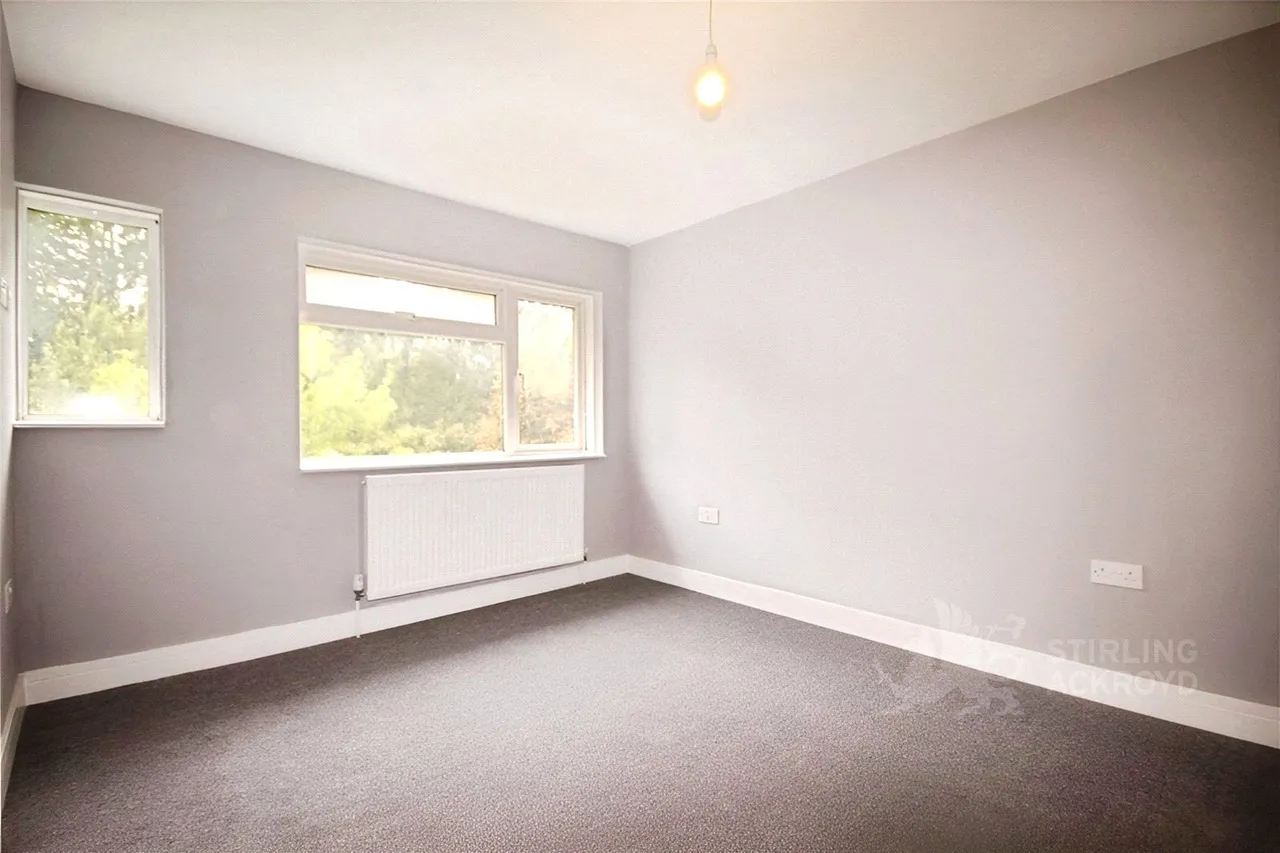Applegarth Avenue, Guildford, GU2, photo 3