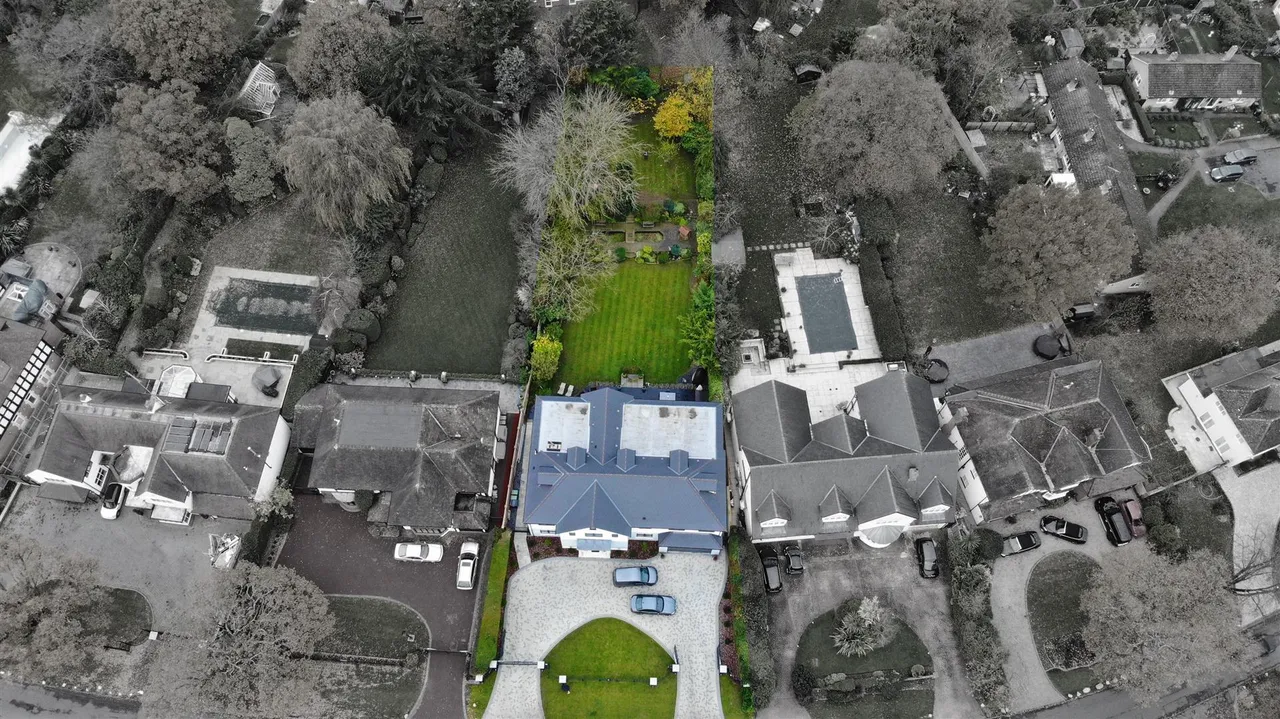 Forest Lane, Chigwell, photo 2