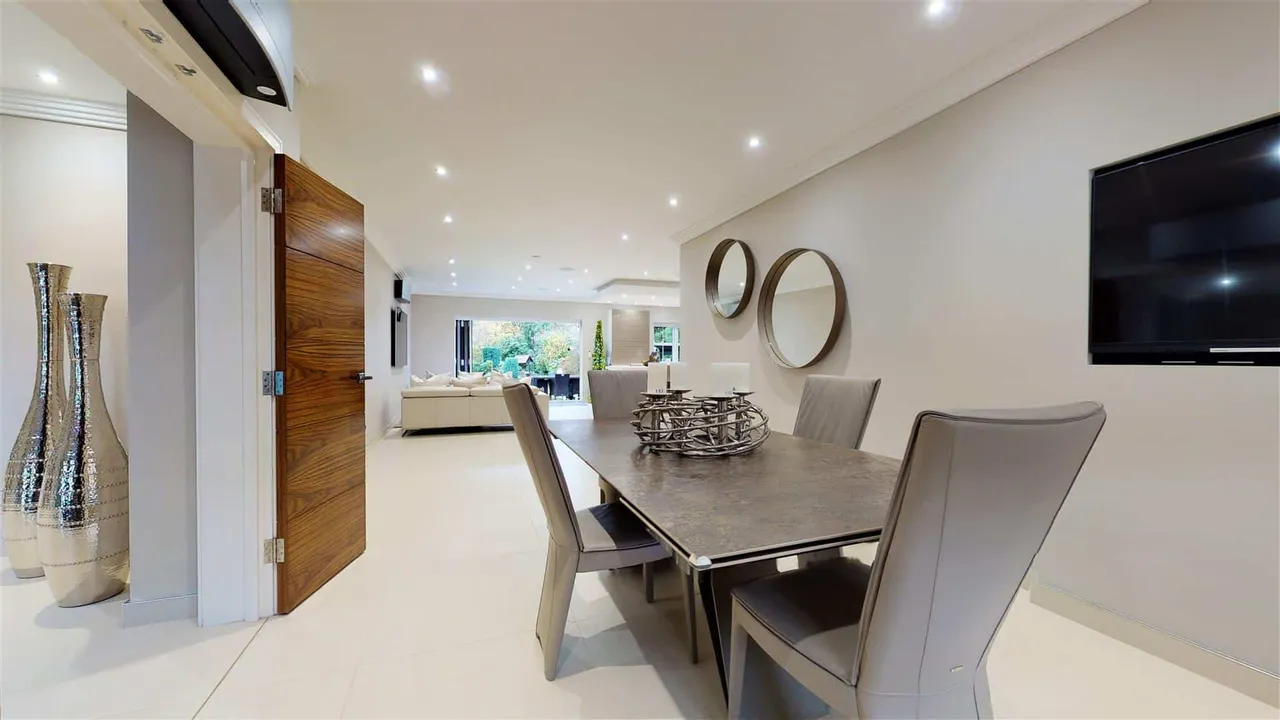Forest Lane, Chigwell, photo 4