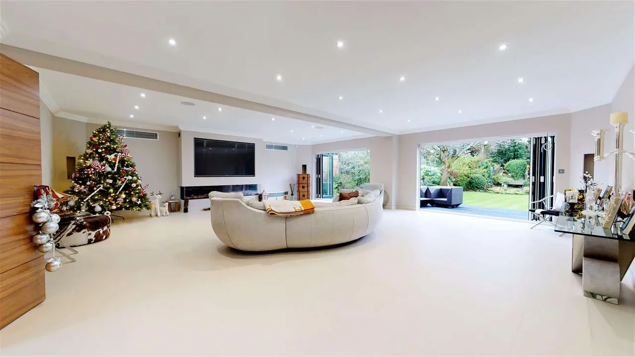 Forest Lane, Chigwell, photo 9